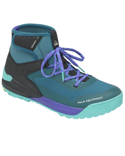 Robuster Outdoor-Schuh in Grau mit türkis-orangen Akzenten, hohem Schaft und griffiger Profilsohle für sicheren Halt.