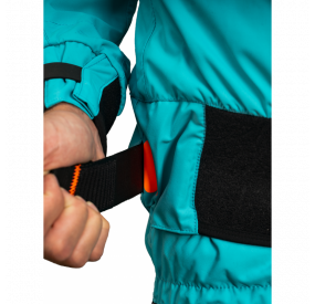 Wasserdichte Paddeljacke mit Neoprenbund und Manschetten für Schutz beim Kajakfahren im Wildwasser.